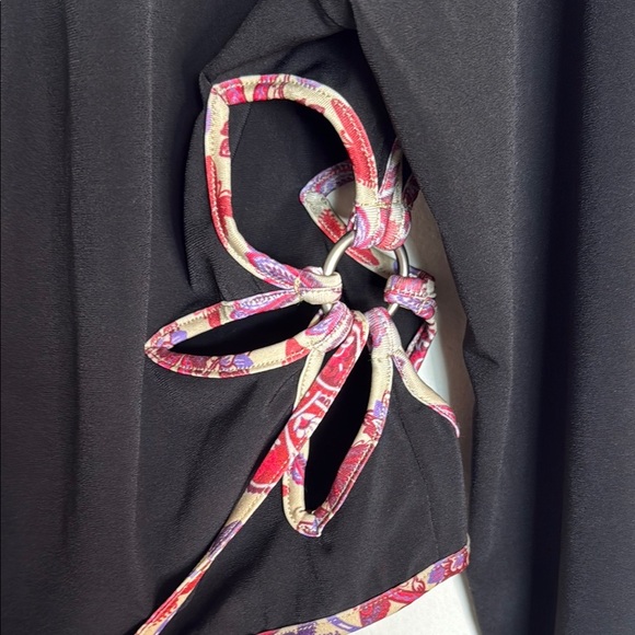 I.AM.GIA Black Flower Cut Out Wrap Top Size Large - Picture 3 of 5